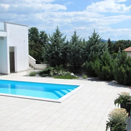 Luxury In Perfect Location, 1003 Villa