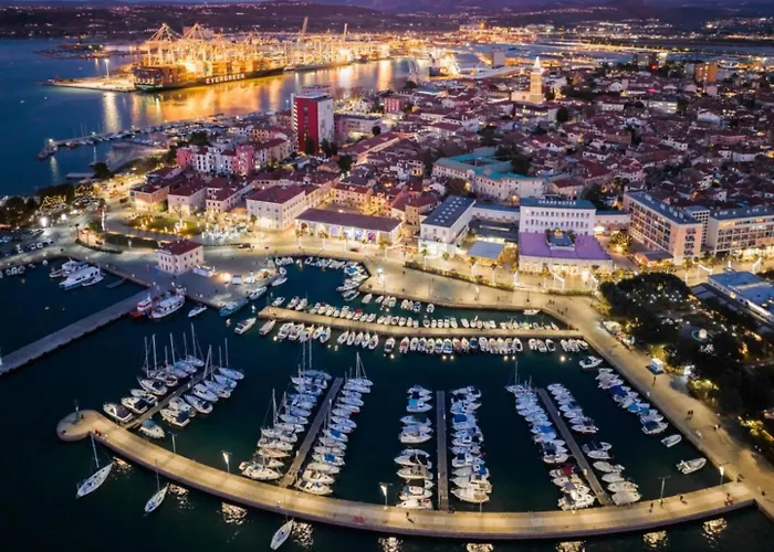 Luxury In Perfect Location, 1003 וילה Sežana