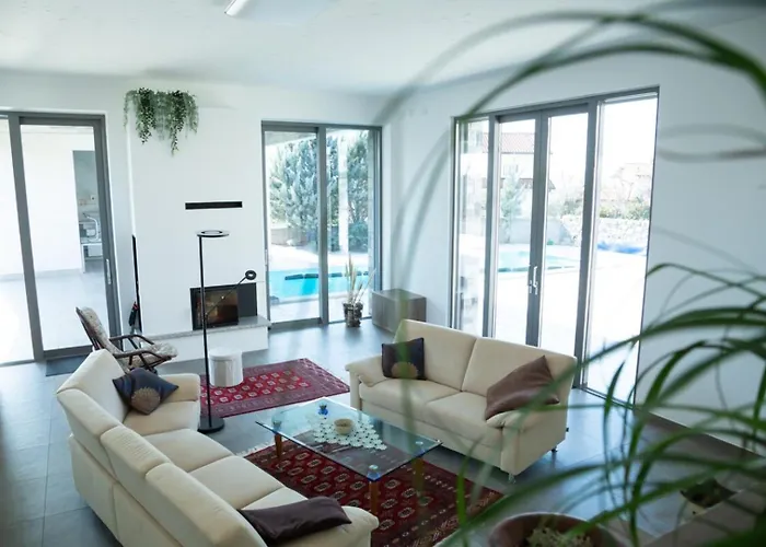 Luxury In Perfect Location, 1003 וילה Sežana